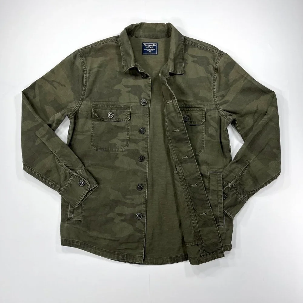 A&F Men's XS Military Shirt Jacket Army Green Camo Button Down Cotton Shacket - Picture 2 of 16